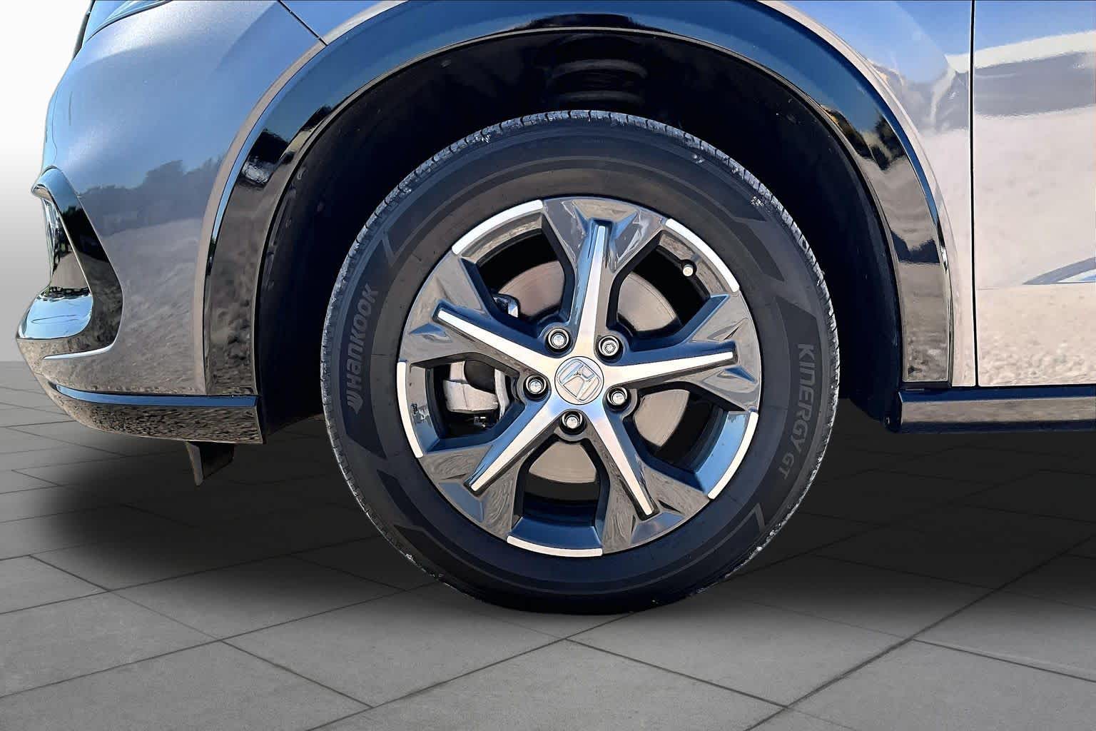 2025 Honda HR-V photo 9 of 34