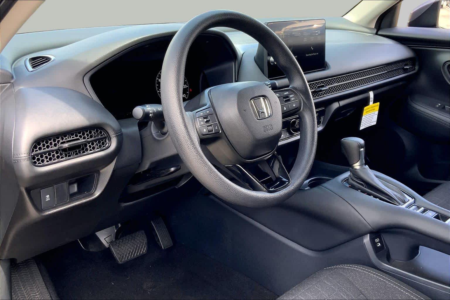 2026 Honda HR-V photo 18 of 34