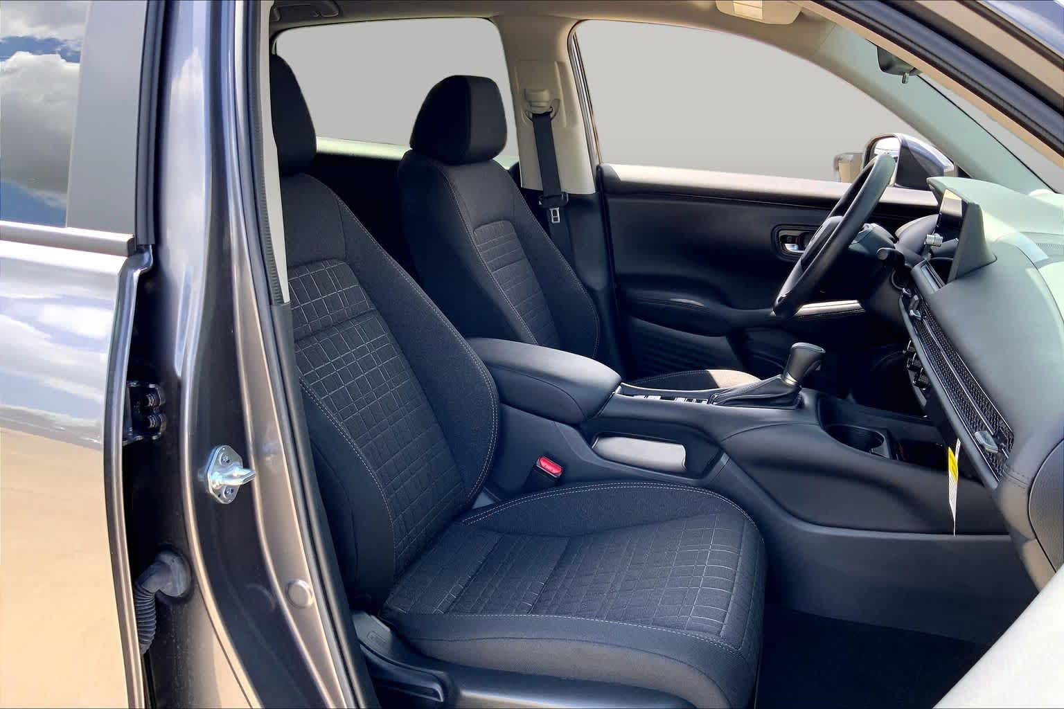 2026 Honda HR-V photo 9 of 34