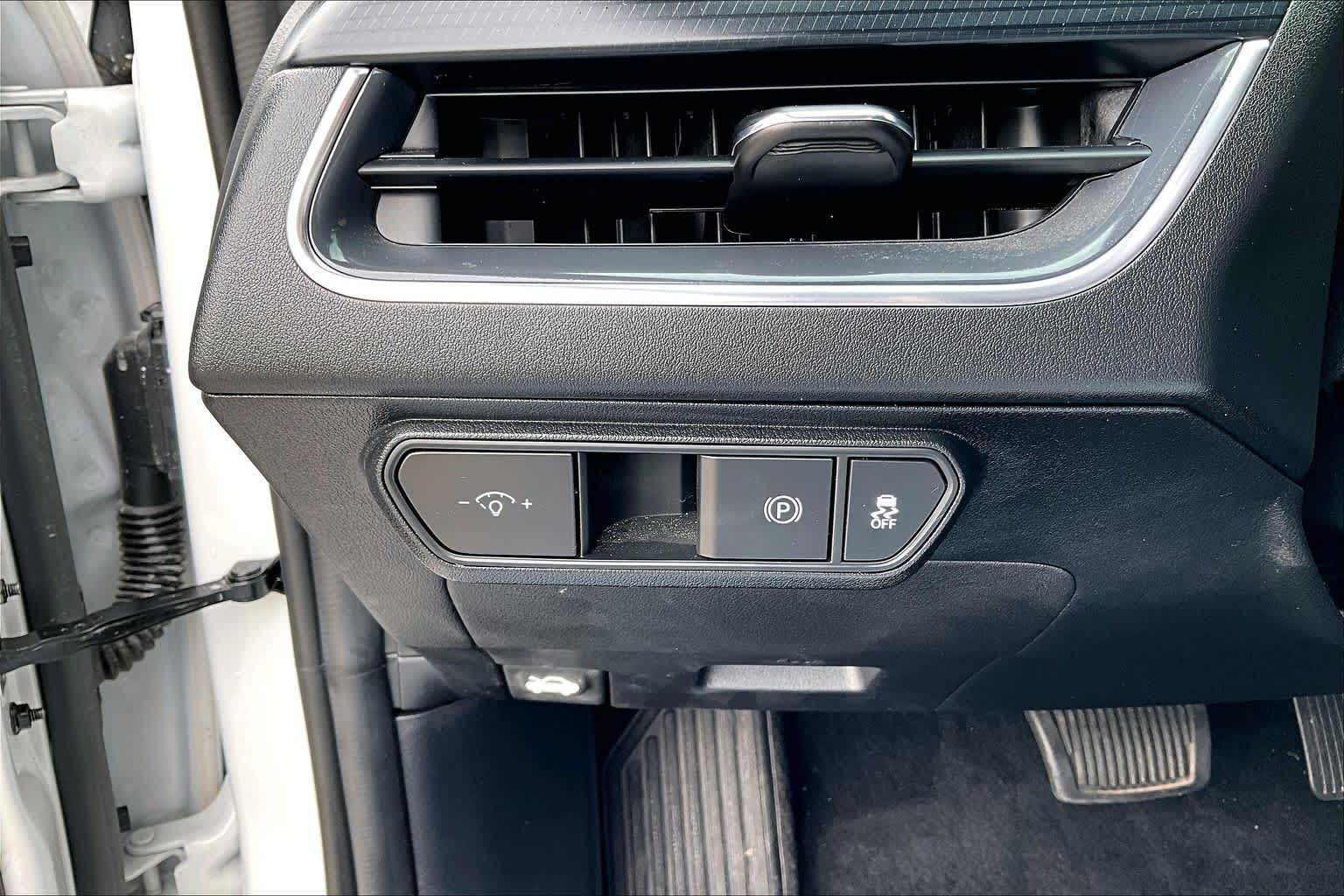 2025 Kia K4 GT-Line Snow White Pearl at Beck & Masten Kia