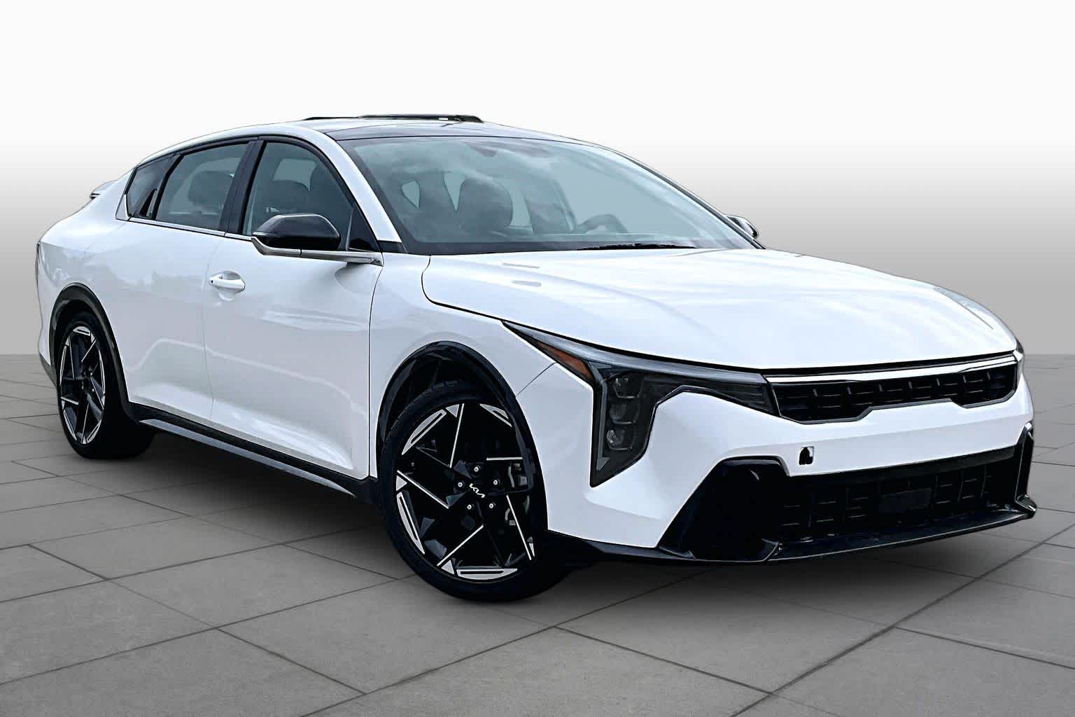 2025 Kia K4 GT-Line Snow White Pearl at Beck & Masten Kia