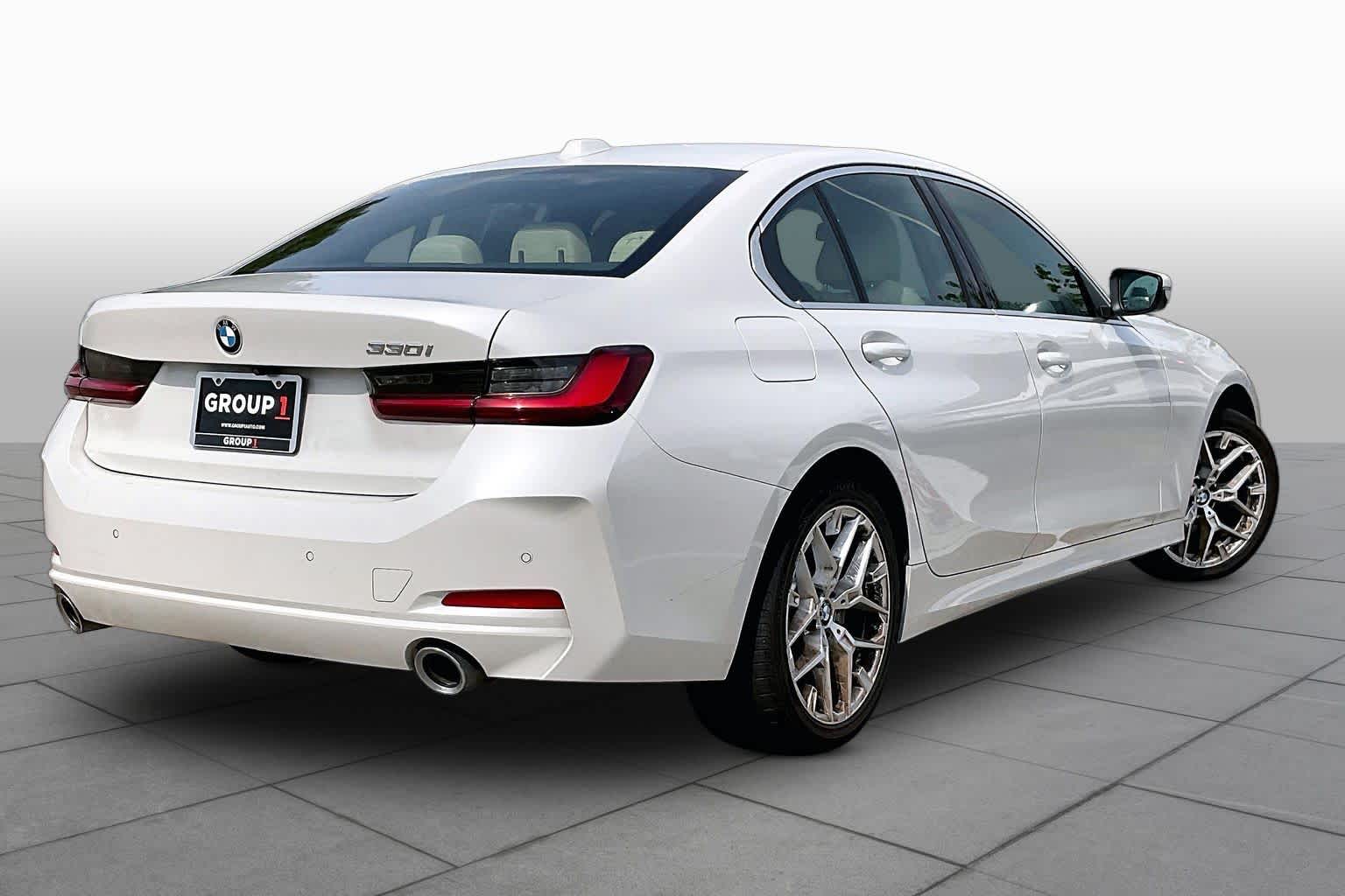 2025 BMW 330i 330i - 10