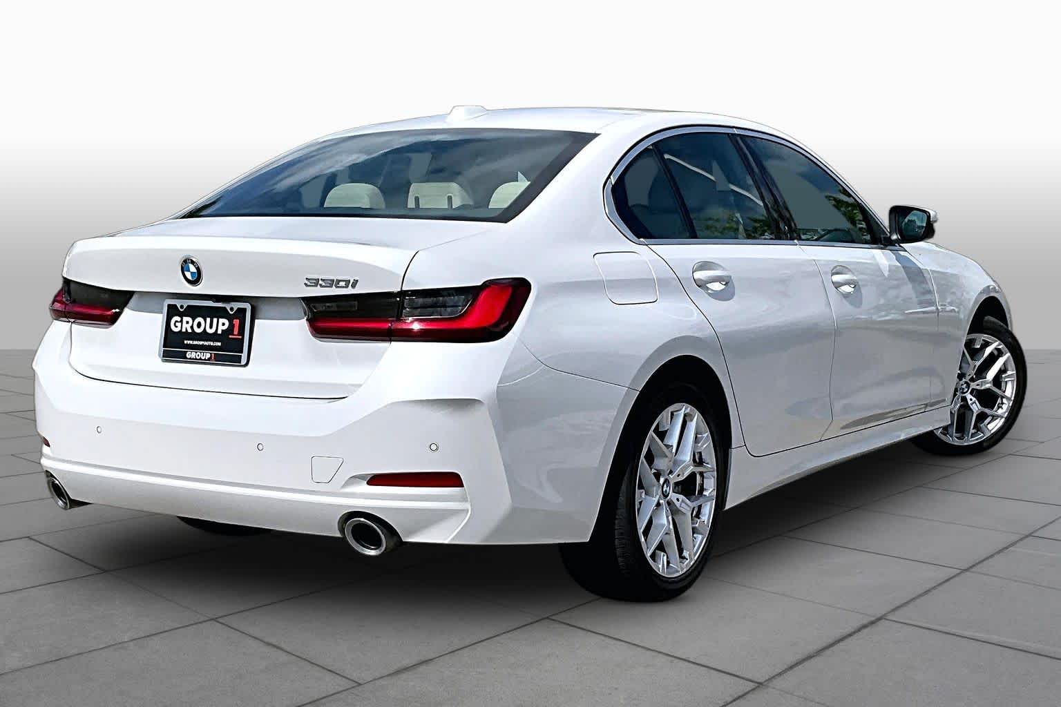 2025 BMW 330i 330i - 10