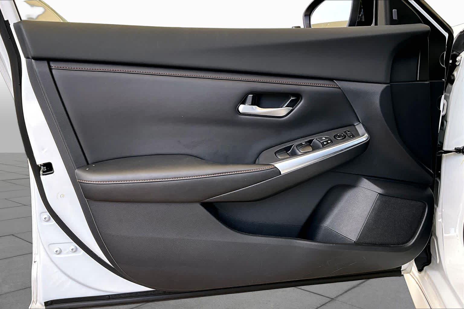 2021 Nissan Sentra SR Aspen White/Super Black at HGreg Houston