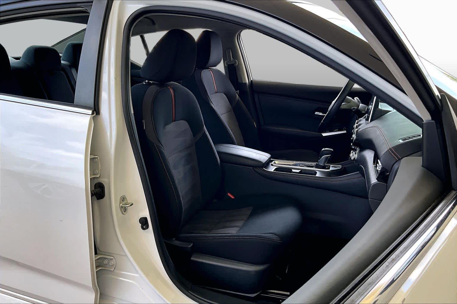 2021 Nissan Sentra SR Aspen White/Super Black at HGreg Houston