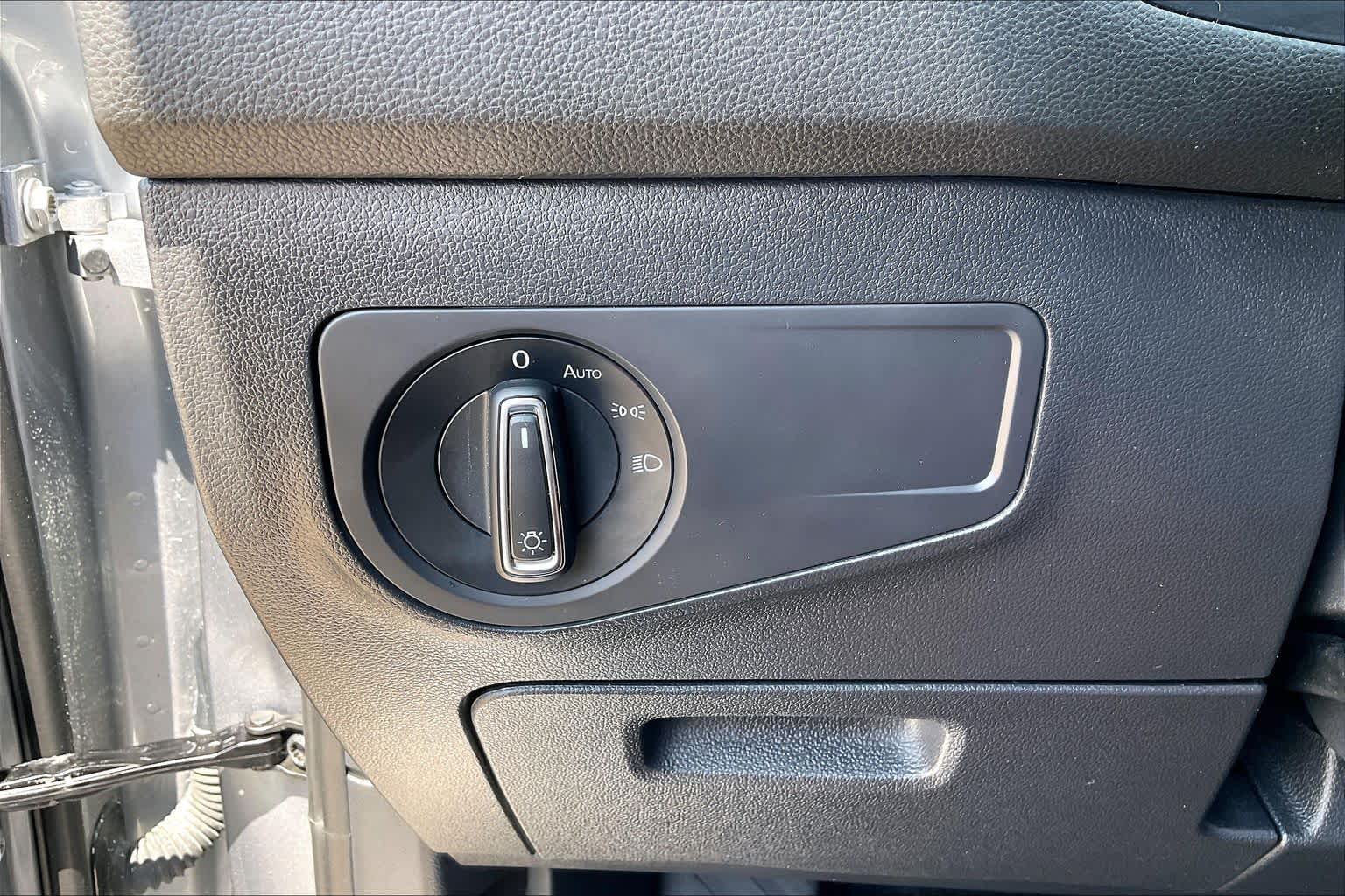 2024 Volkswagen Tiguan SE Pyrite Silver Metallic at Group 1 Toyota Southwest