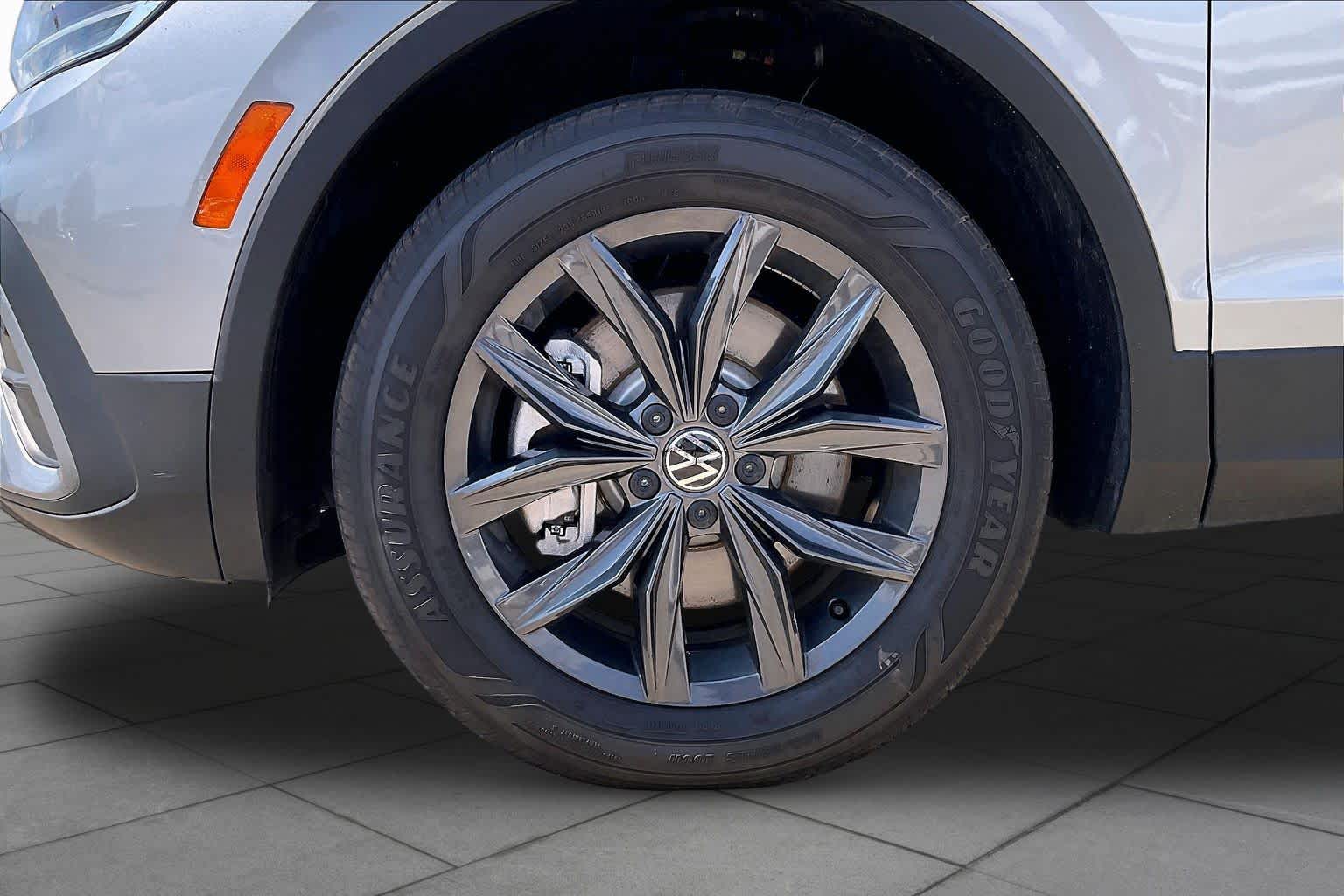 2024 Volkswagen Tiguan SE Pyrite Silver Metallic at Group 1 Toyota Southwest