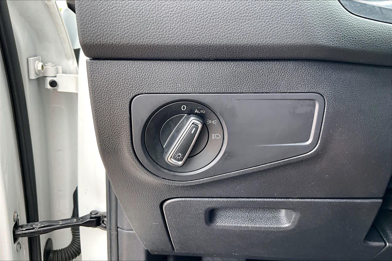2020 Volkswagen Tiguan SE Pure White at AutoNation USA Katy