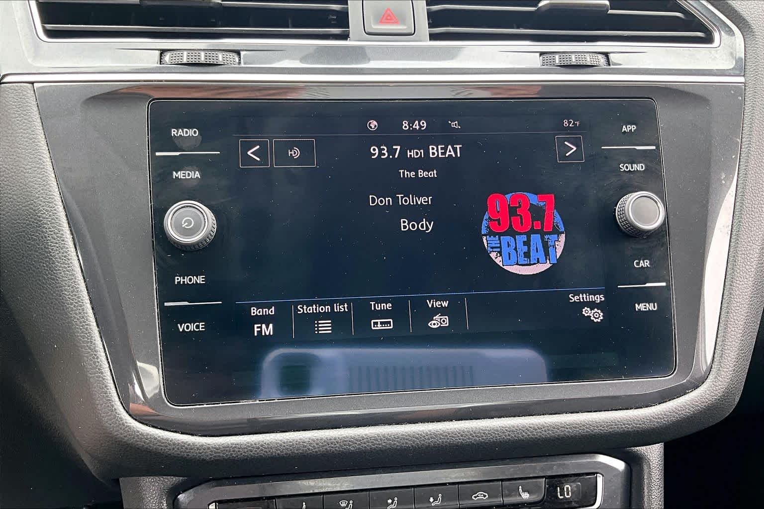 2020 Volkswagen Tiguan SE Pure White at AutoNation USA Katy