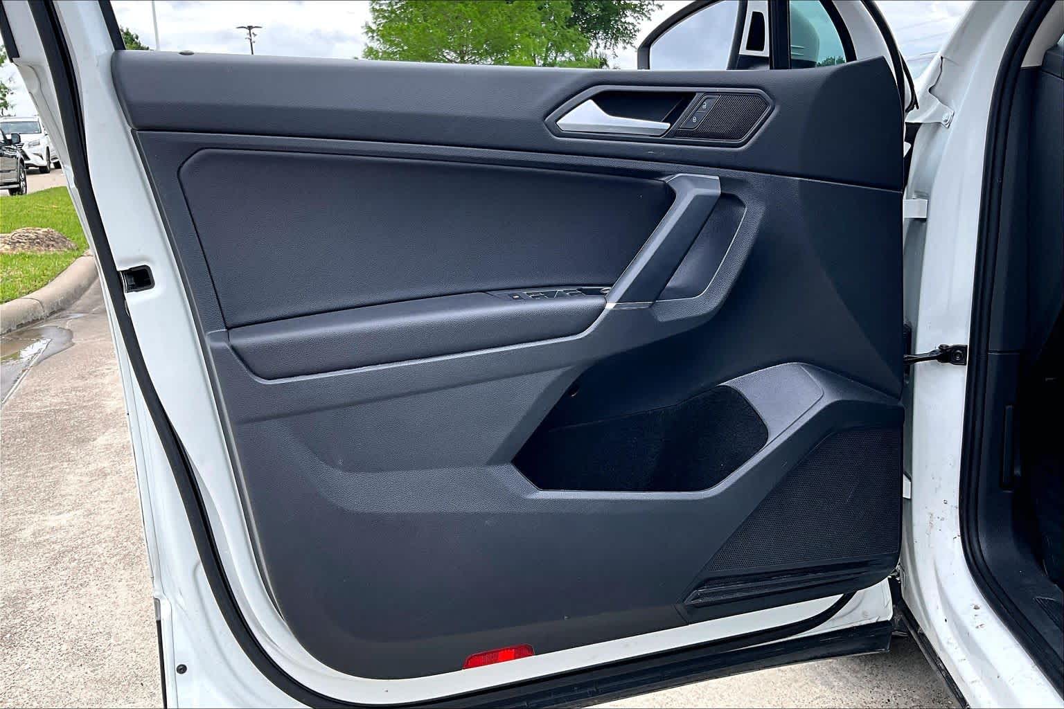 2020 Volkswagen Tiguan SE Pure White at AutoNation USA Katy
