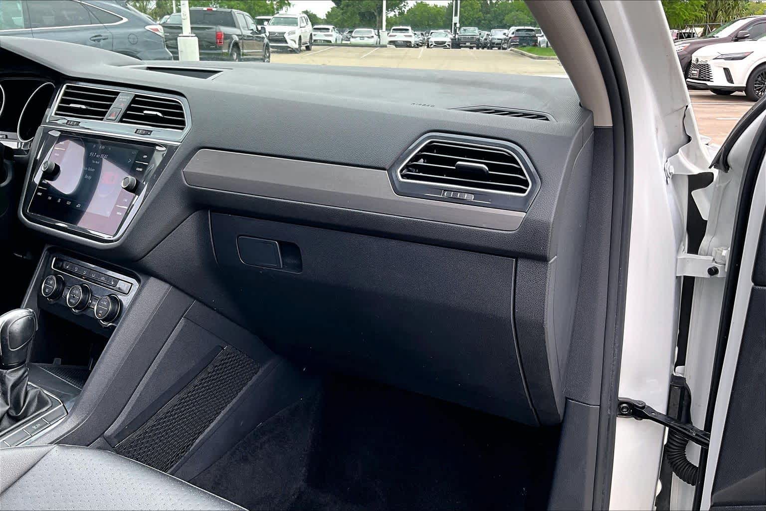 2020 Volkswagen Tiguan SE Pure White at AutoNation USA Katy