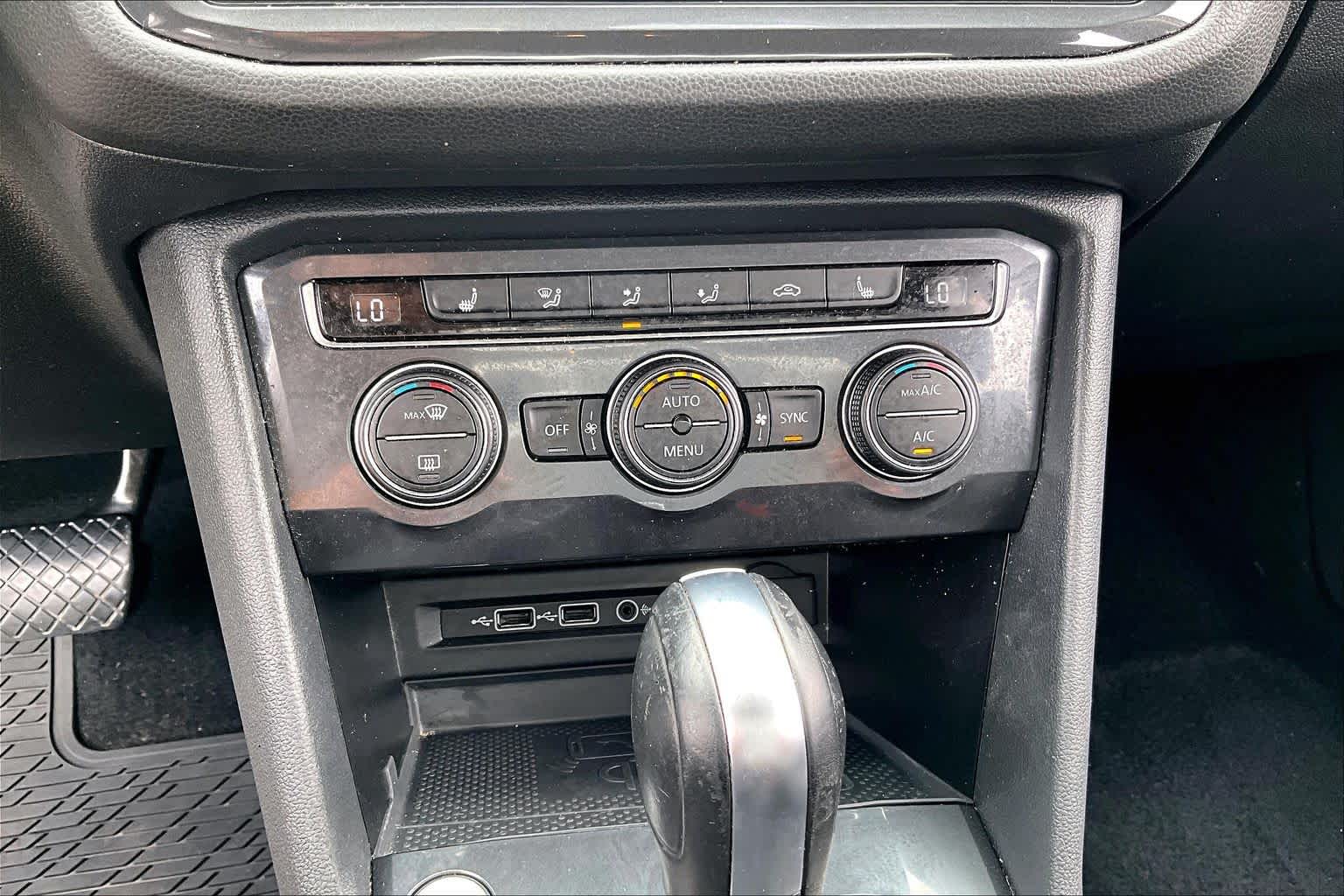2020 Volkswagen Tiguan SE Pure White at AutoNation USA Katy