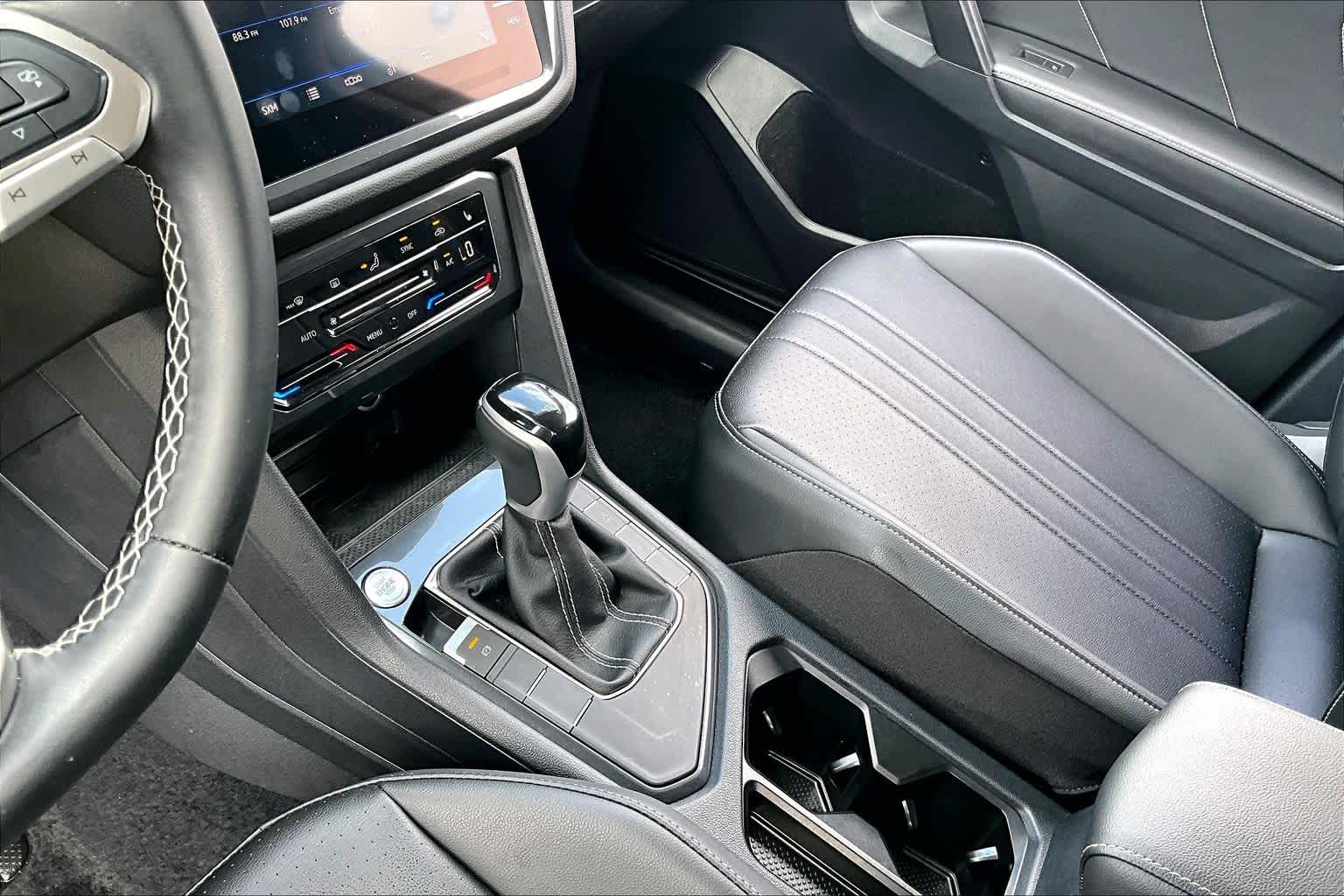 2024 Volkswagen Tiguan SE Pure White at Group 1 GMC Buick South