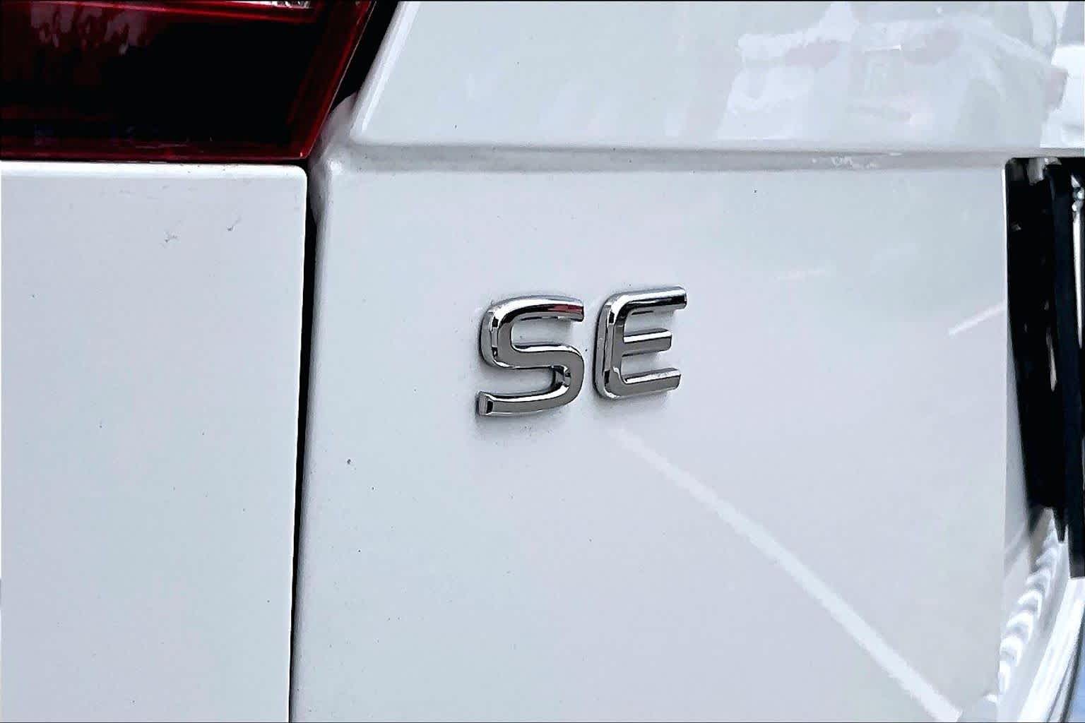 2024 Volkswagen Tiguan SE Pure White at Group 1 GMC Buick South