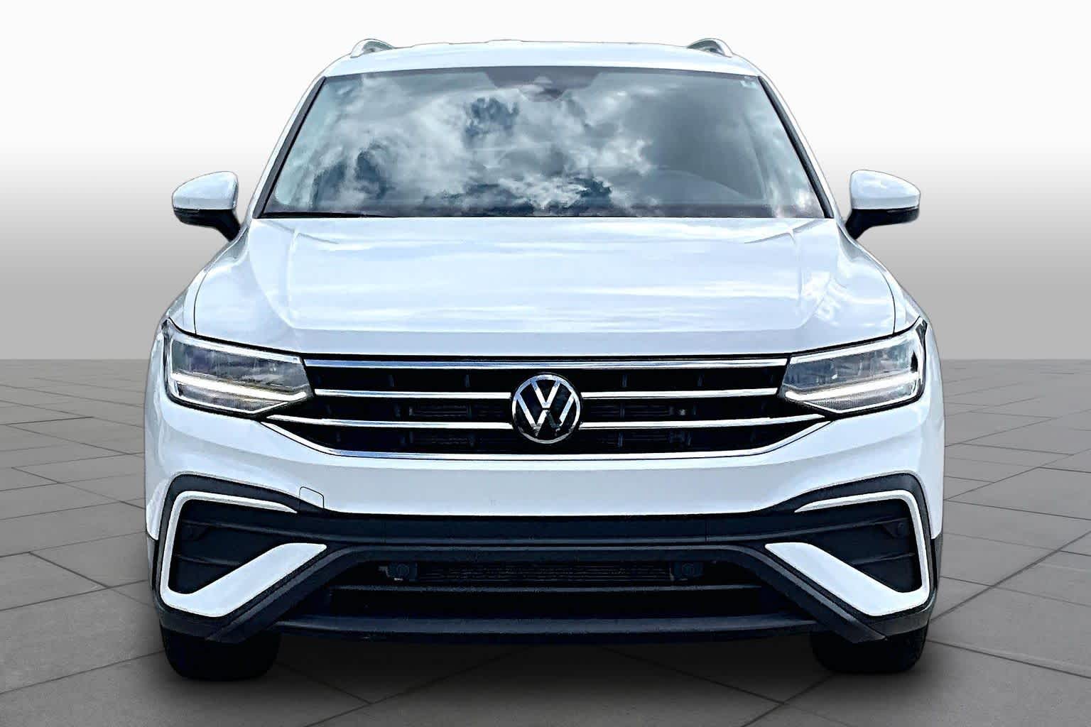 2024 Volkswagen Tiguan SE Pure White at Group 1 GMC Buick South