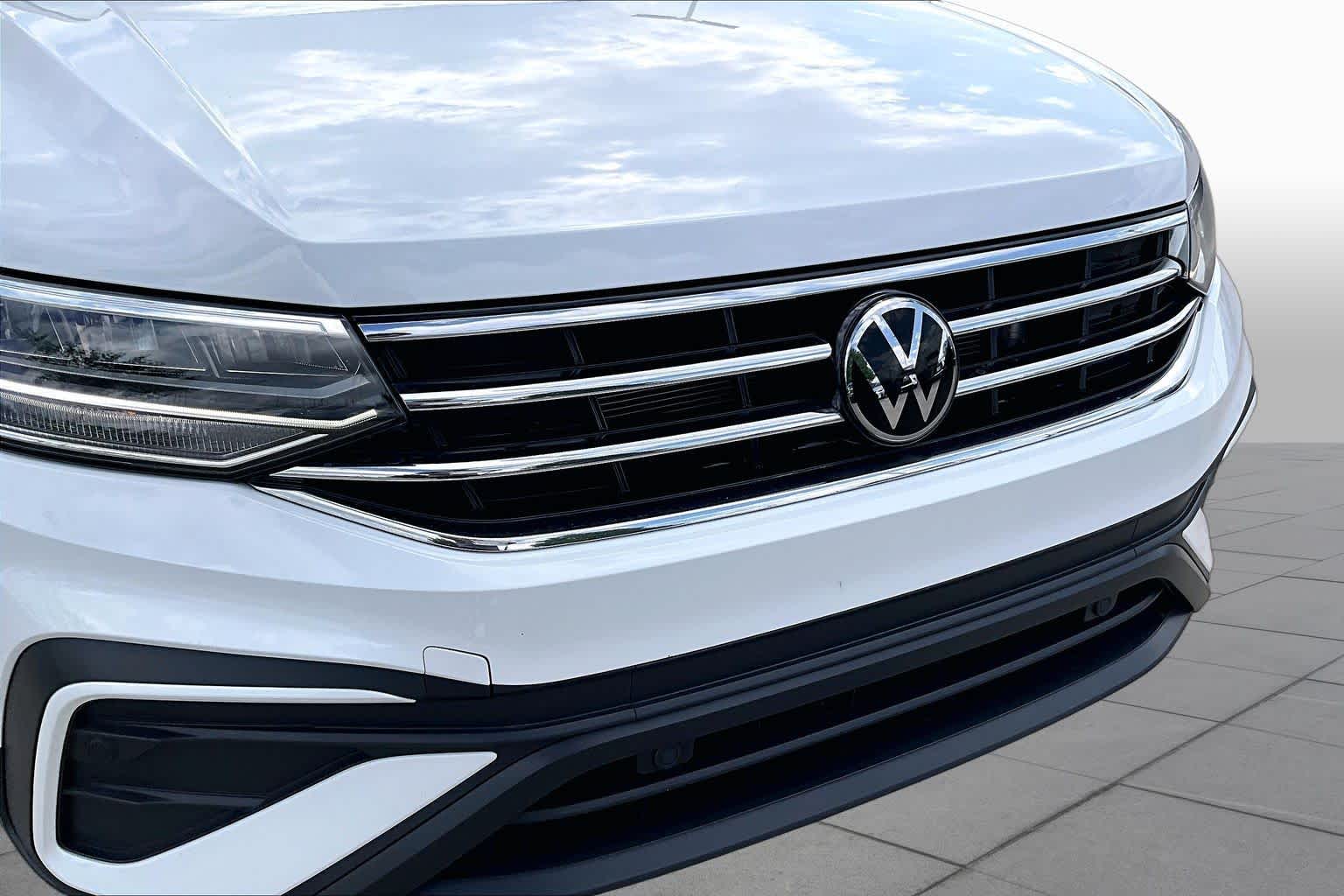 2024 Volkswagen Tiguan SE Pure White at Group 1 GMC Buick South