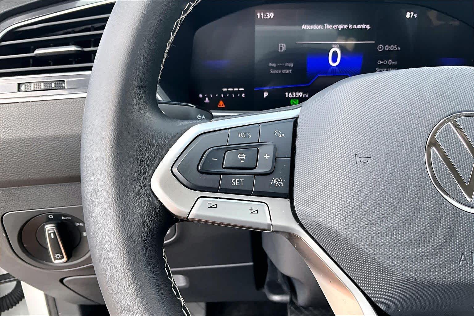 2024 Volkswagen Tiguan SE Pure White at Group 1 GMC Buick South