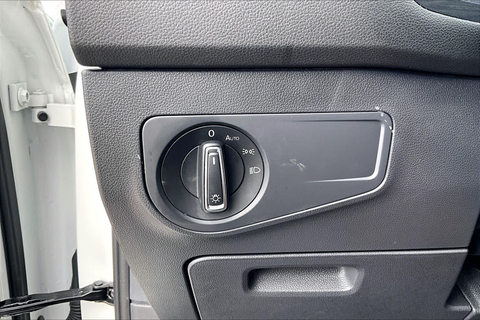 2024 Volkswagen Tiguan SE Pure White at Group 1 GMC Buick South