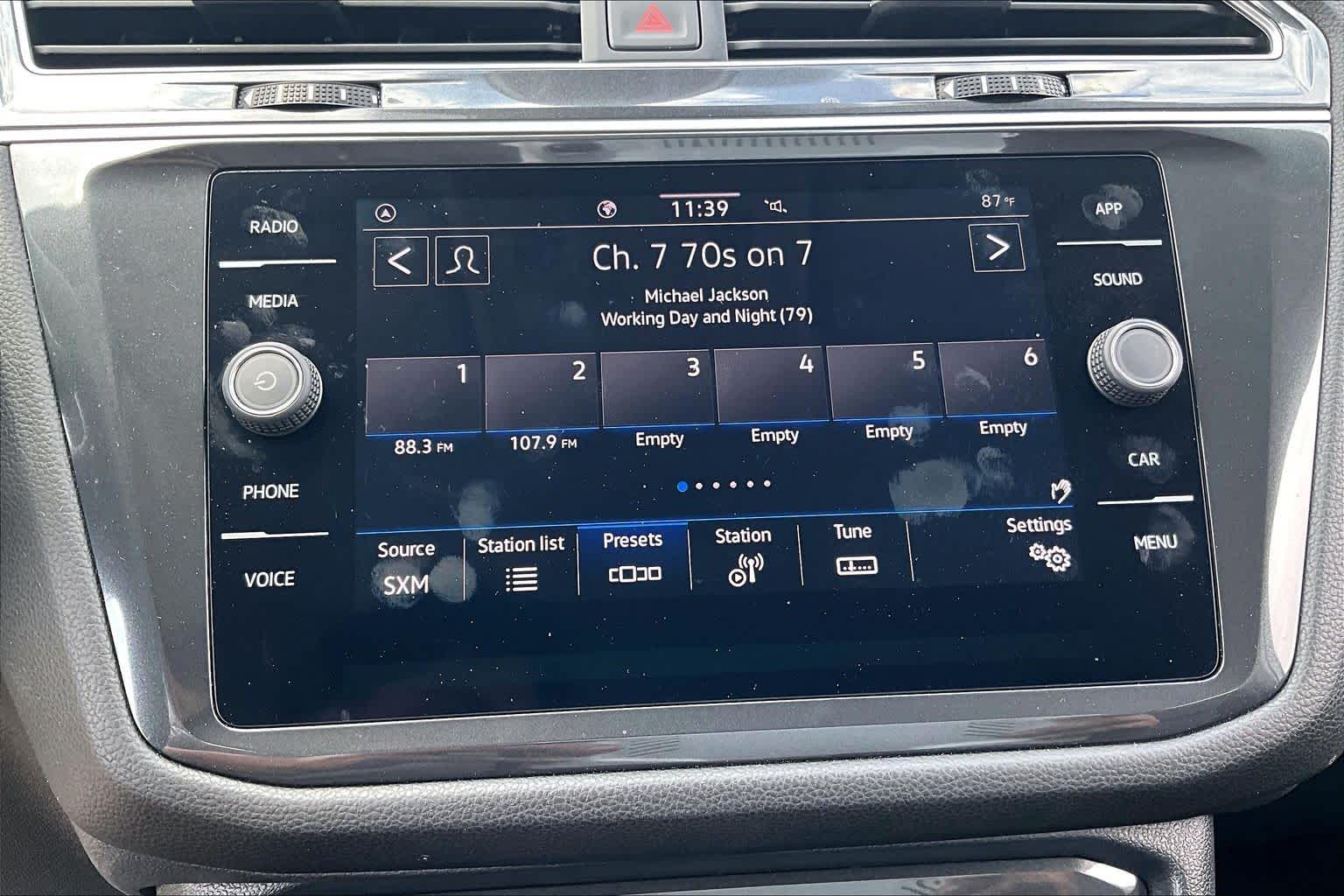 2024 Volkswagen Tiguan SE Pure White at Group 1 GMC Buick South