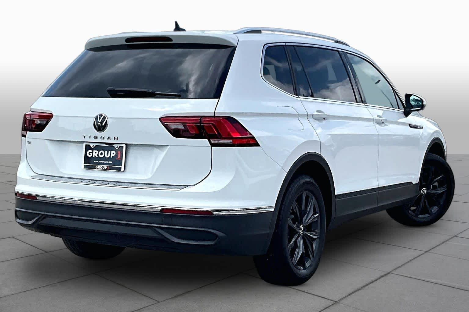 2024 Volkswagen Tiguan SE Pure White at Group 1 GMC Buick South