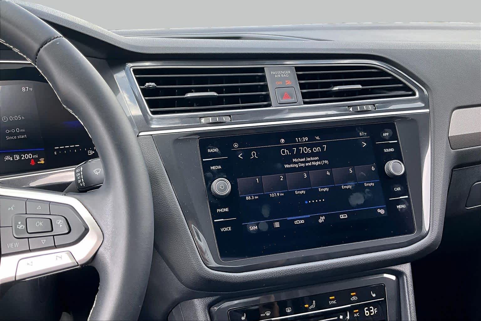 2024 Volkswagen Tiguan SE Pure White at Group 1 GMC Buick South