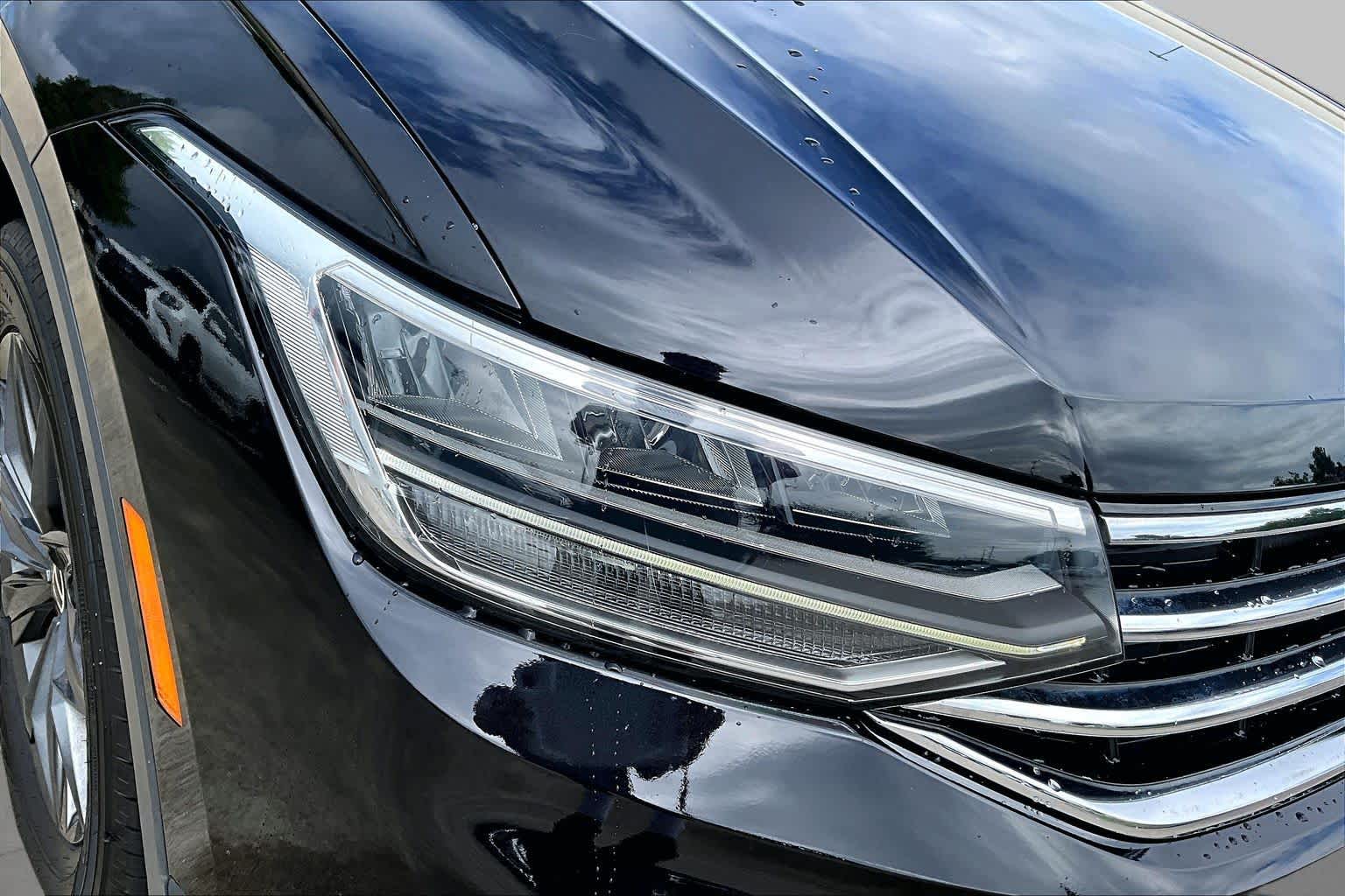 2023 Volkswagen Tiguan SE Deep Black Pearl at Group 1 GMC Buick South