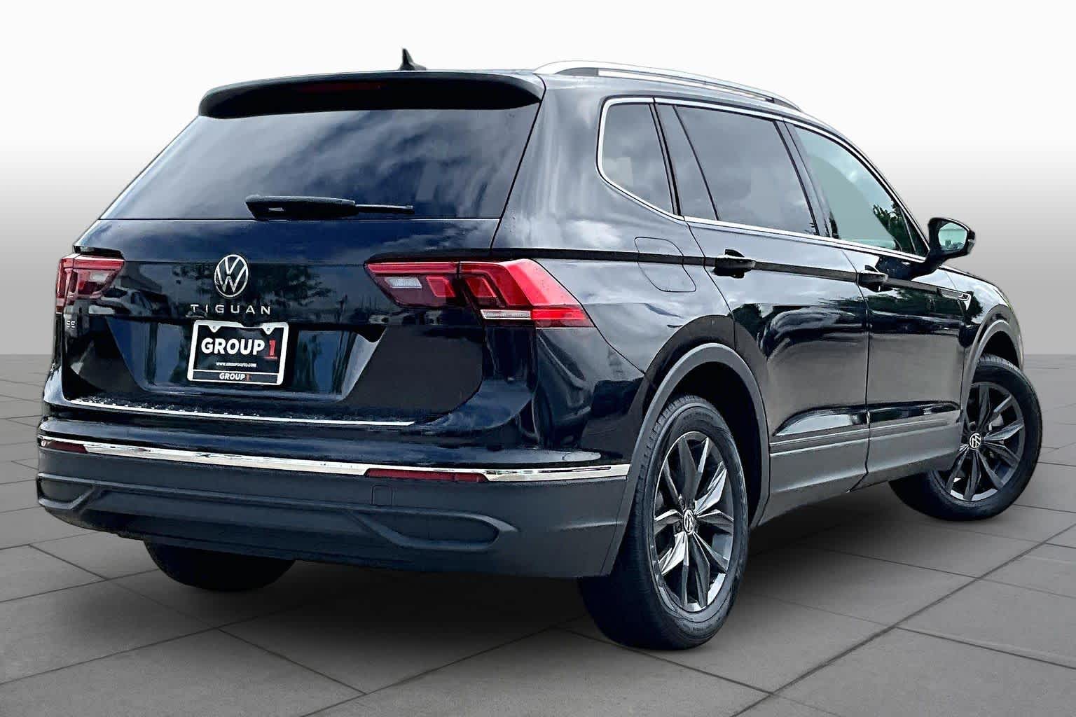 2023 Volkswagen Tiguan SE Deep Black Pearl at Group 1 GMC Buick South