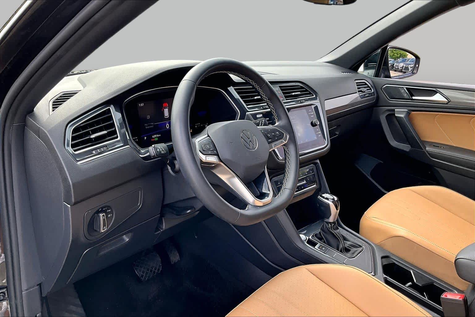 2023 Volkswagen Tiguan SE Deep Black Pearl at Group 1 GMC Buick South