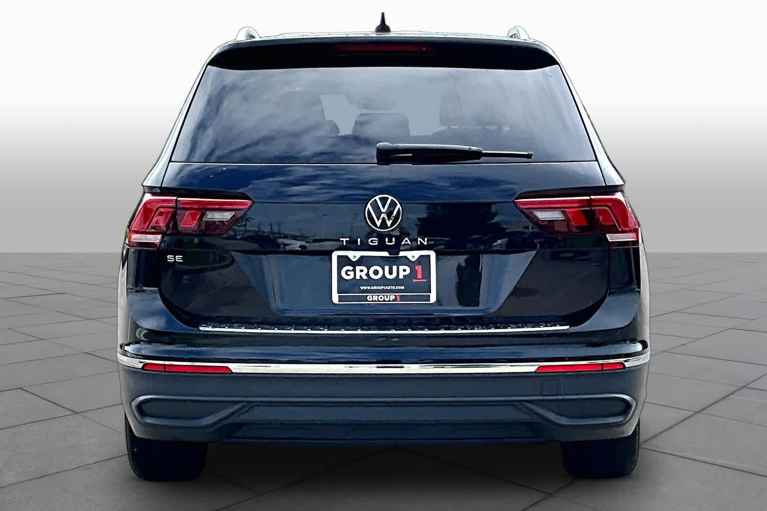 2023 Volkswagen Tiguan SE Deep Black Pearl at Group 1 GMC Buick South