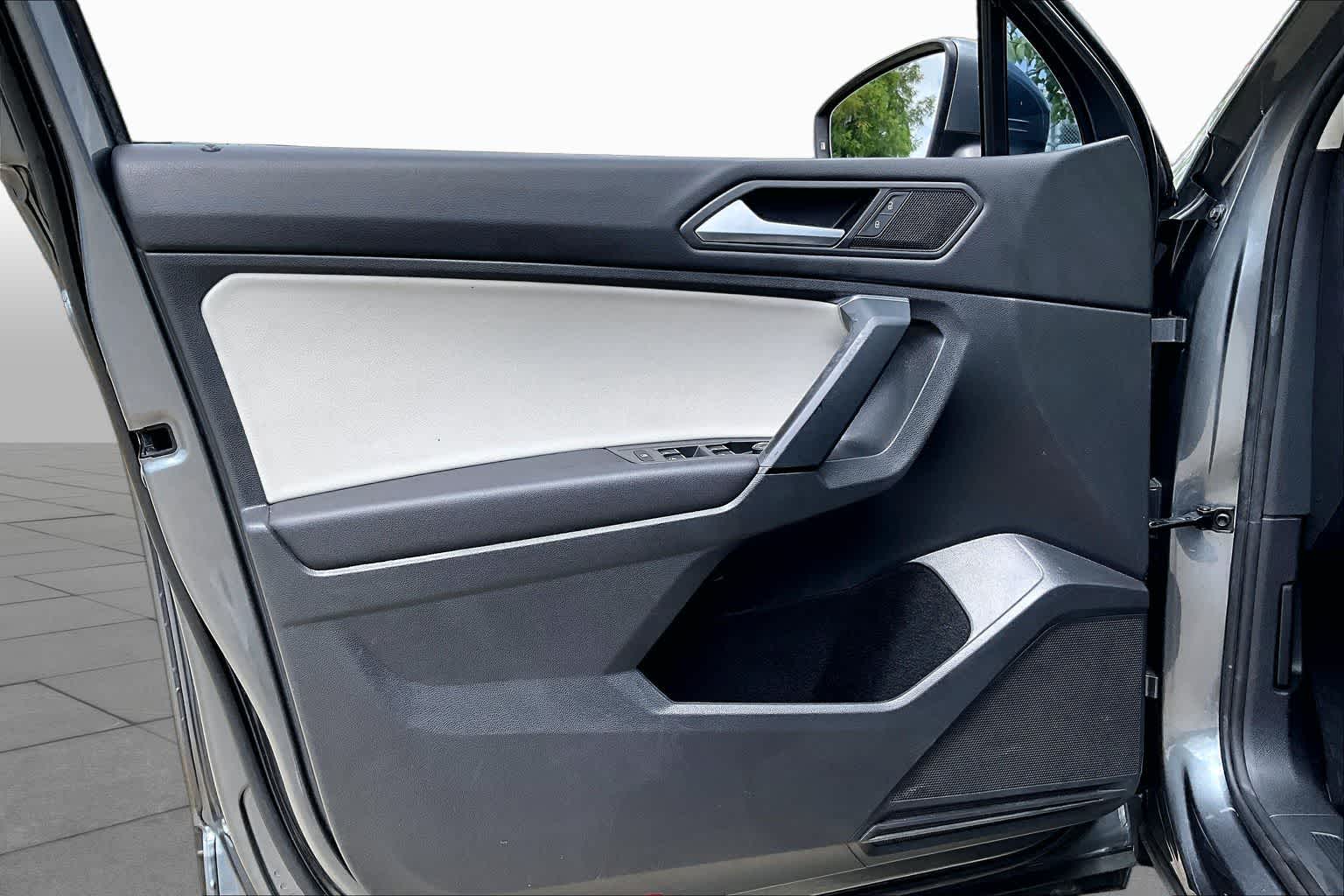 2019 Volkswagen Tiguan SE Platinum Gray Metallic at HGreg Houston
