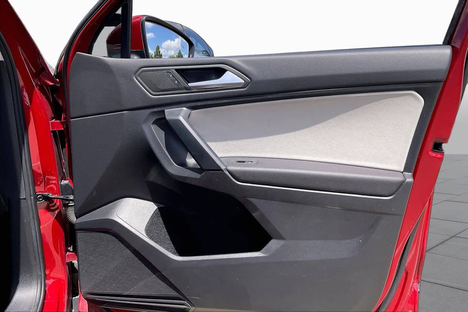 2019 Volkswagen Tiguan SE Cardinal Red Metallic at AutoNation USA Katy