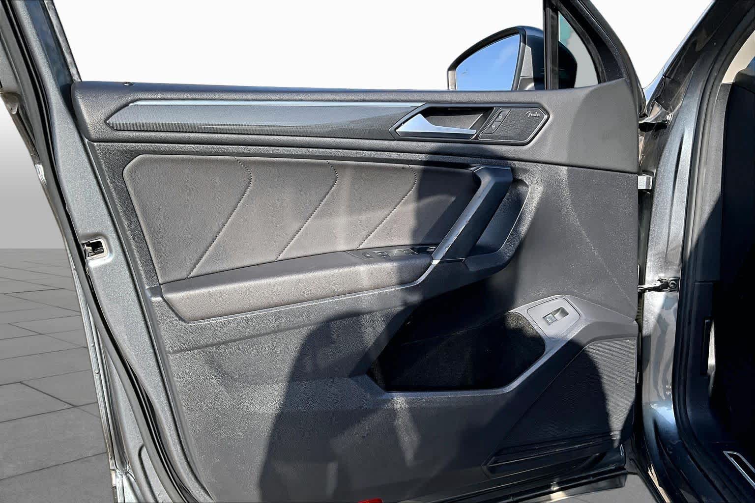 2018 Volkswagen Tiguan SEL Premium Platinum Gray Metallic at Beck & Masten Kia