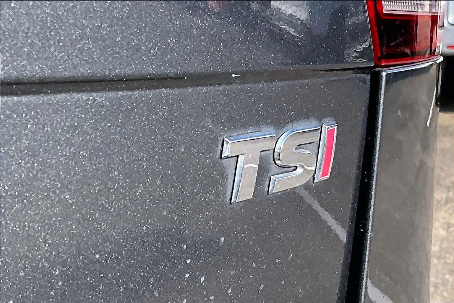 2018 Volkswagen Tiguan SEL Premium Platinum Gray Metallic at Beck & Masten Kia