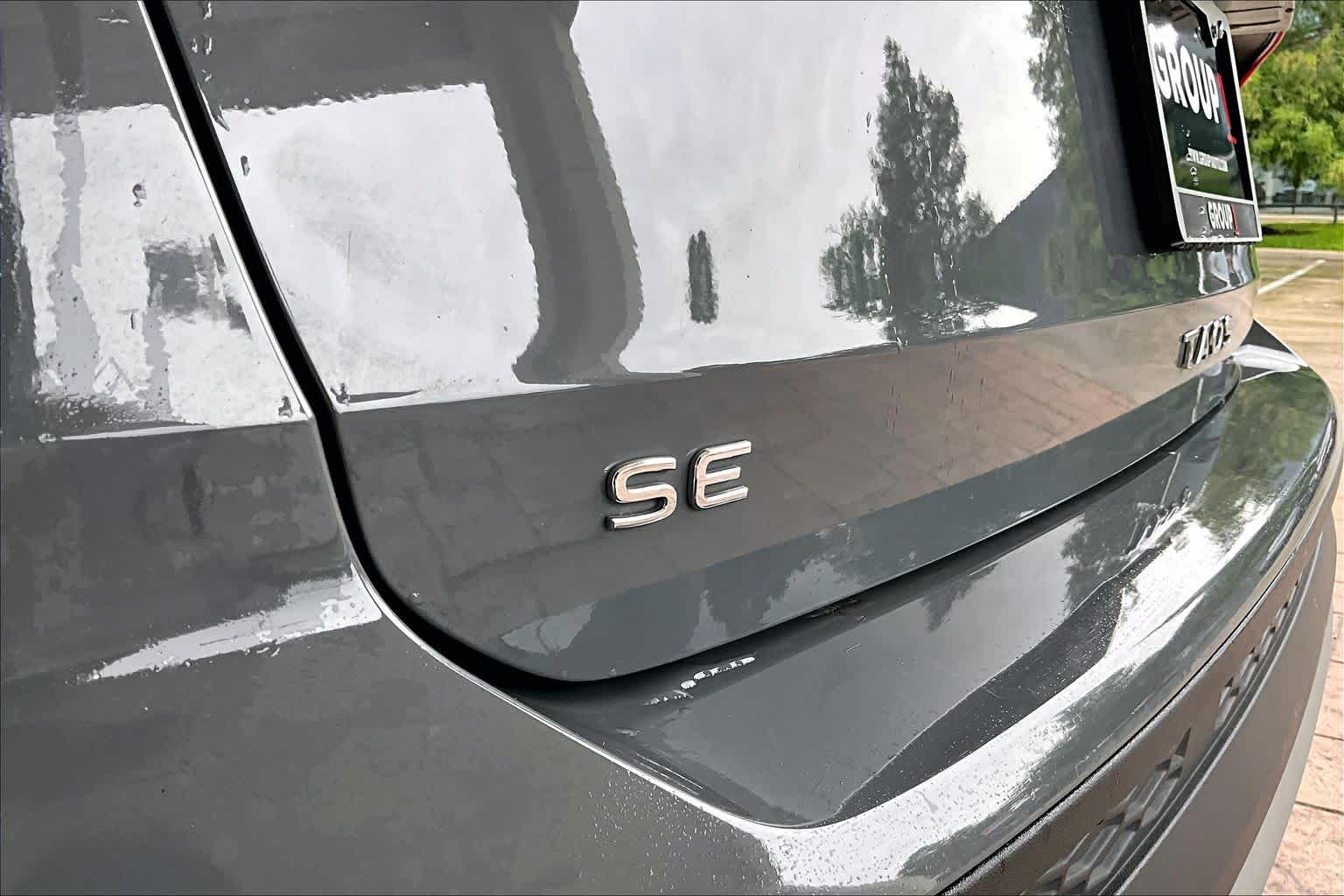 2023 Volkswagen Taos SE Pure Gray w/Black Roof at Westside Kia