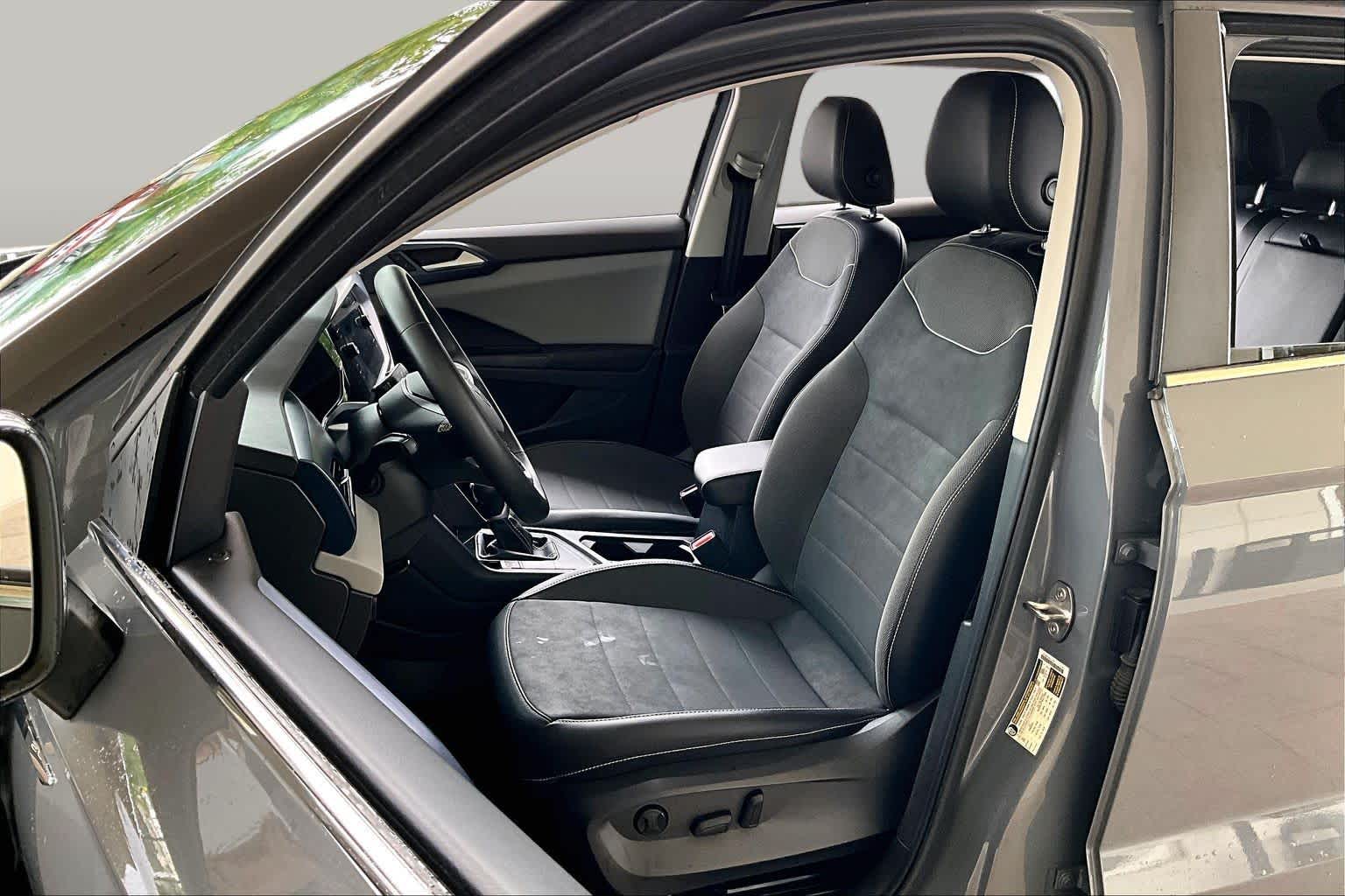 2023 Volkswagen Taos SE Pure Gray w/Black Roof at Westside Kia