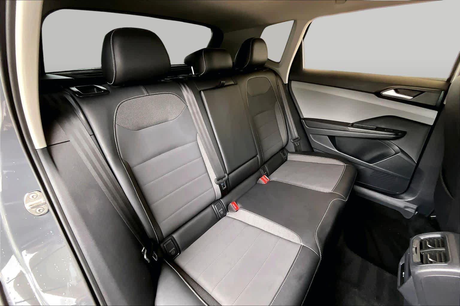 2023 Volkswagen Taos SE Pure Gray w/Black Roof at Westside Kia