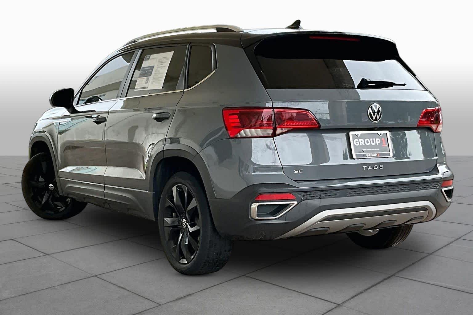 2023 Volkswagen Taos SE Pure Gray w/Black Roof at Westside Kia