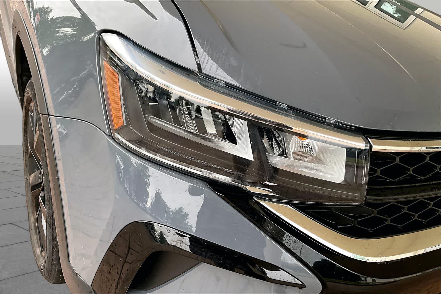 2023 Volkswagen Taos SE Pure Gray w/Black Roof at Ron Craft Chevrolet Cadillac