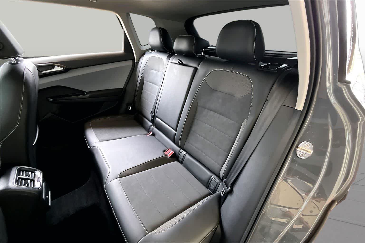 2023 Volkswagen Taos SE Pure Gray w/Black Roof at Ron Craft Chevrolet Cadillac
