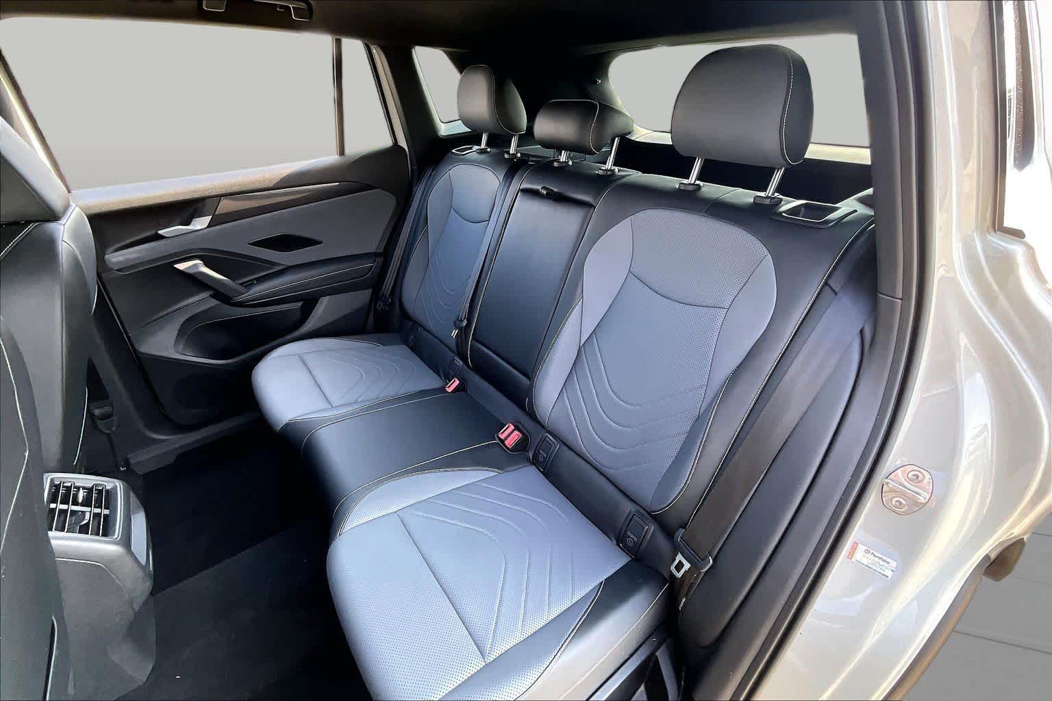 2025 Volkswagen Tiguan photo 19 of 35