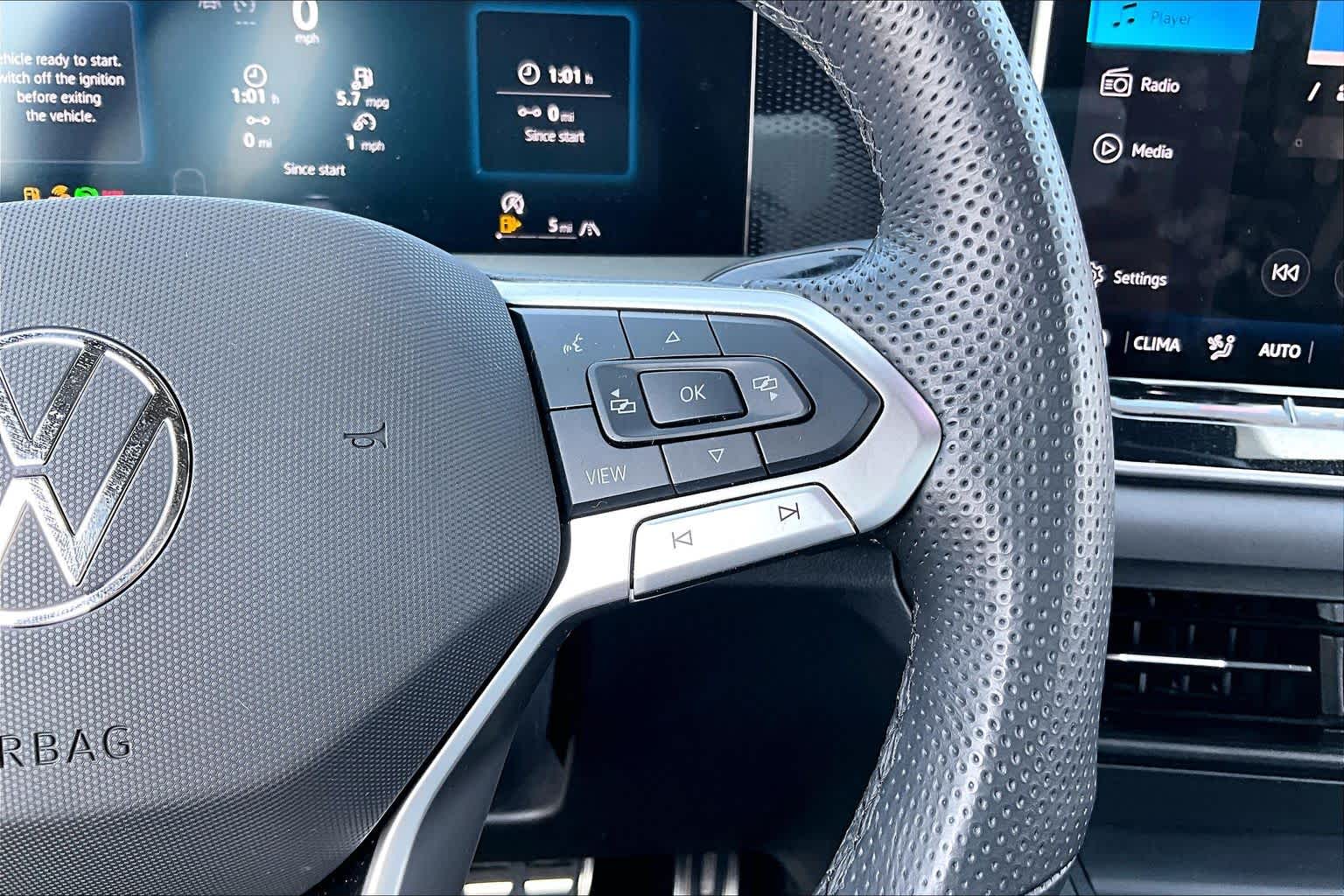 2025 Volkswagen Tiguan photo 23 of 35
