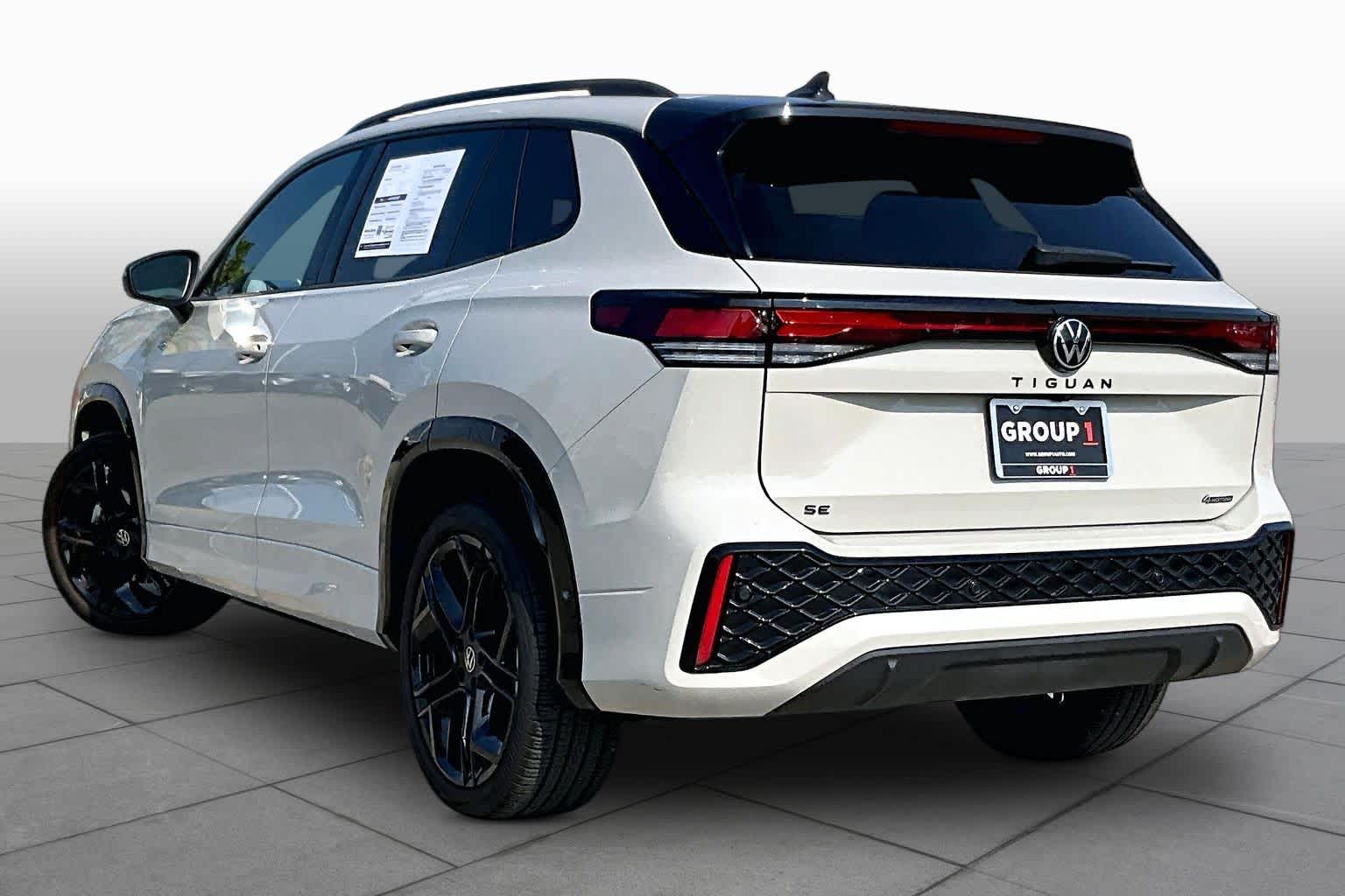 2025 Volkswagen Tiguan photo 11 of 35