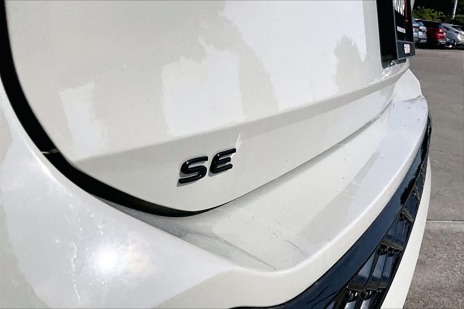 2025 Volkswagen Tiguan photo 9 of 35