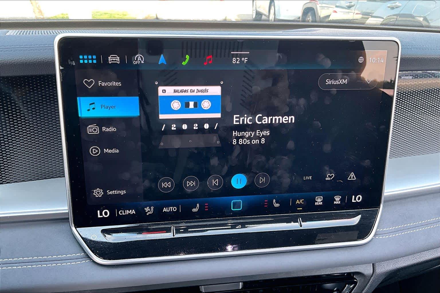 2025 Volkswagen Tiguan photo 32 of 35