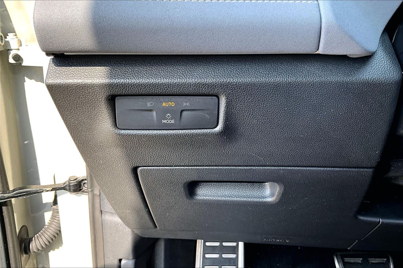 2025 Volkswagen Tiguan photo 34 of 35