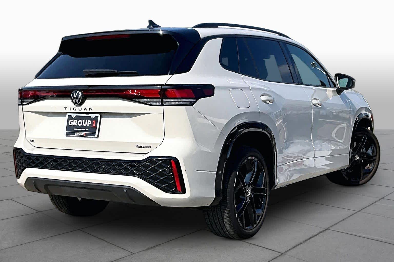 2025 Volkswagen Tiguan photo 12 of 35