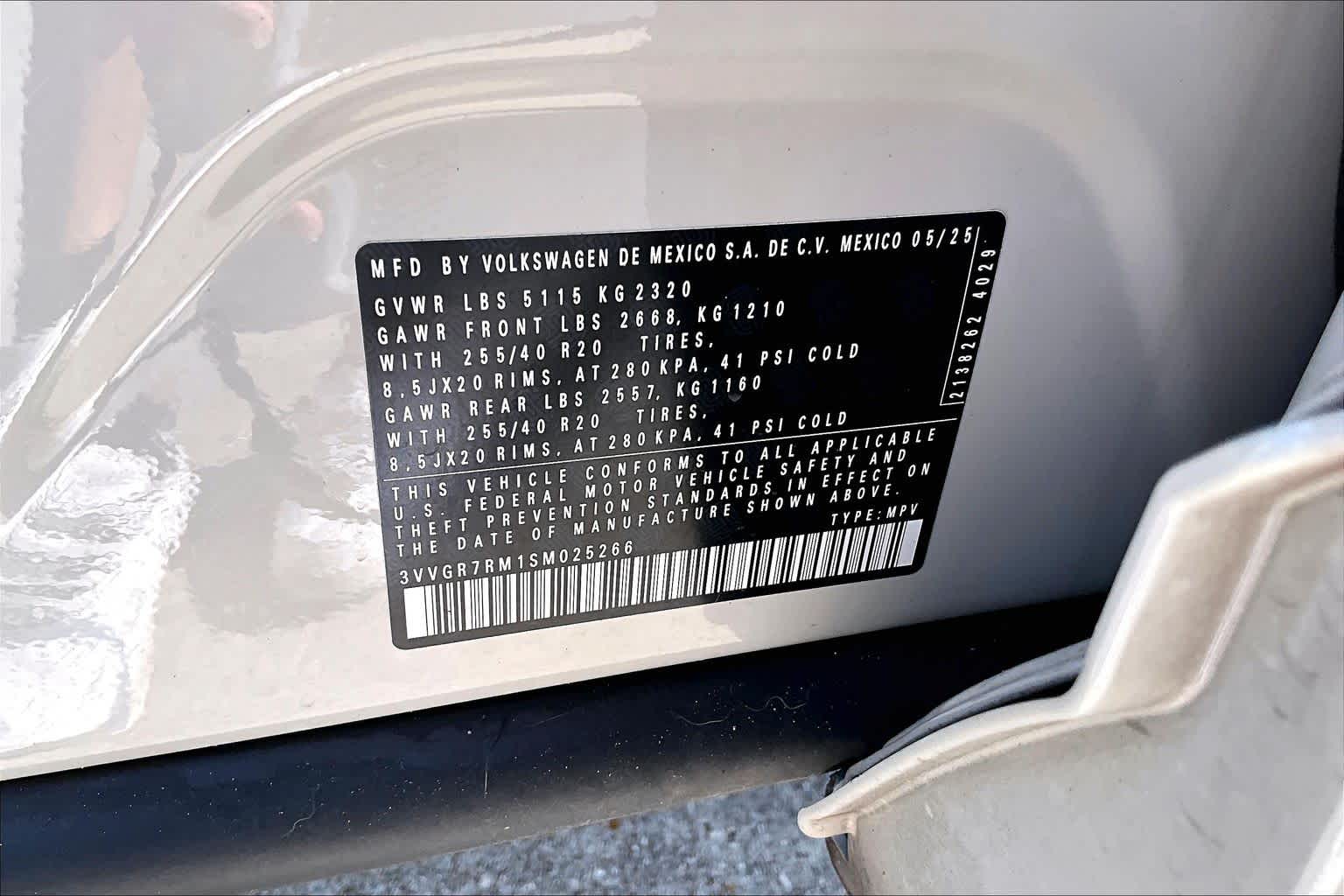 2025 Volkswagen Tiguan photo 35 of 35