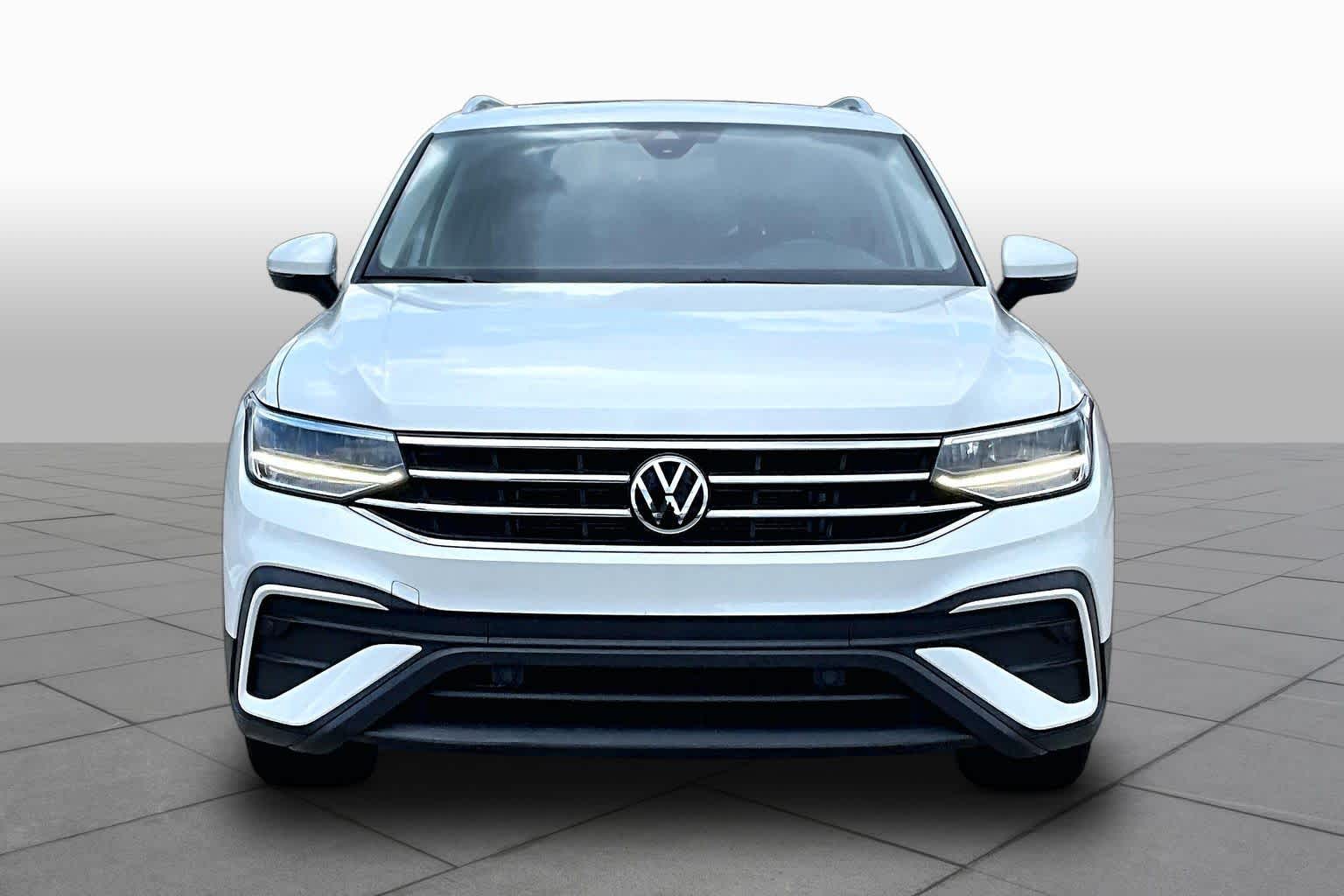 2023 Volkswagen Tiguan SE Opal White Pearl at Auto Boutique Texas