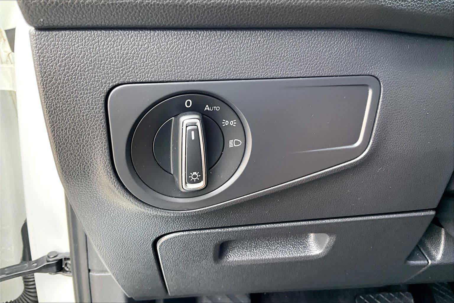 2023 Volkswagen Tiguan SE Opal White Pearl at Auto Boutique Texas