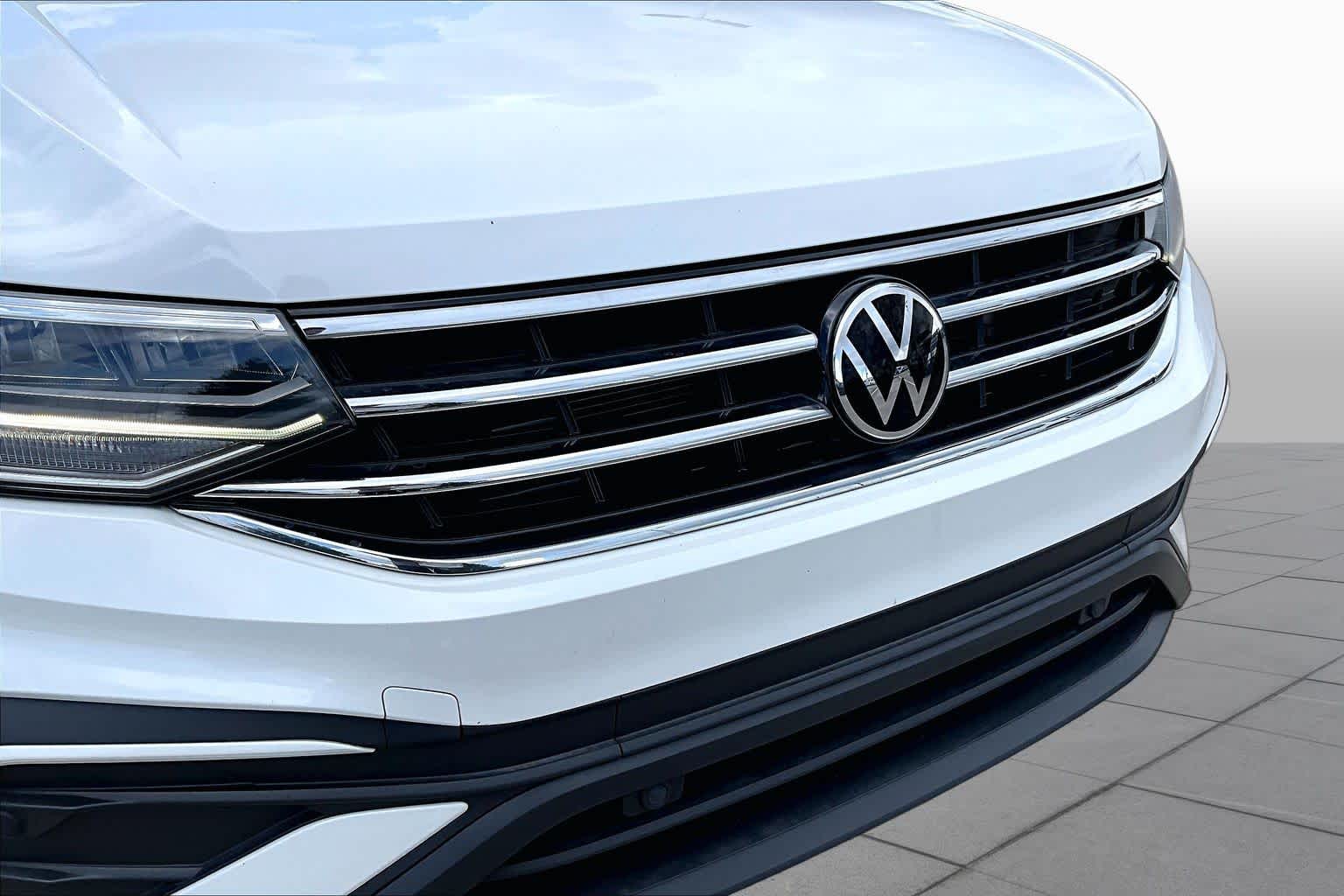 2023 Volkswagen Tiguan SE Opal White Pearl at Auto Boutique Texas